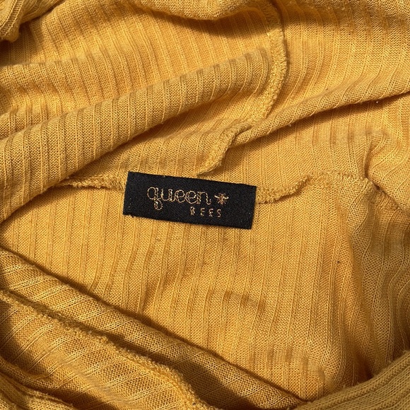 Queen Bees Crop Top Hoodie Long Sleeve Cotton/Poly Blend in Honey Mustard Small - Picture 5 of 6